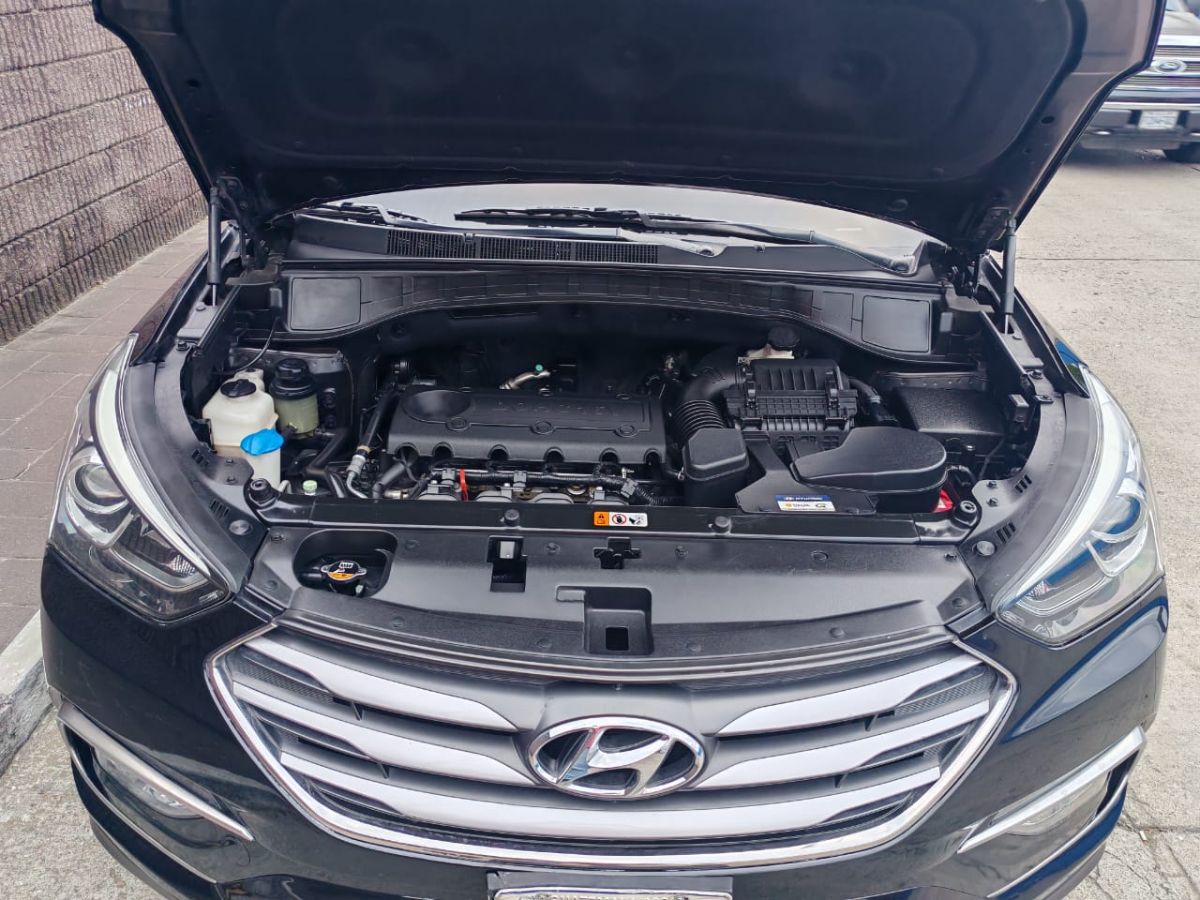 HYUNDAI SANTA FE - 2018                                        