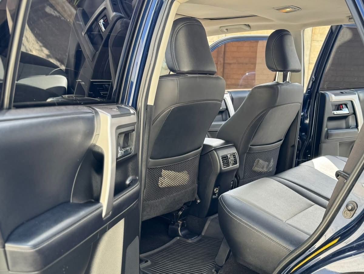 TOYOTA 4 RUNNER - 2019                                        