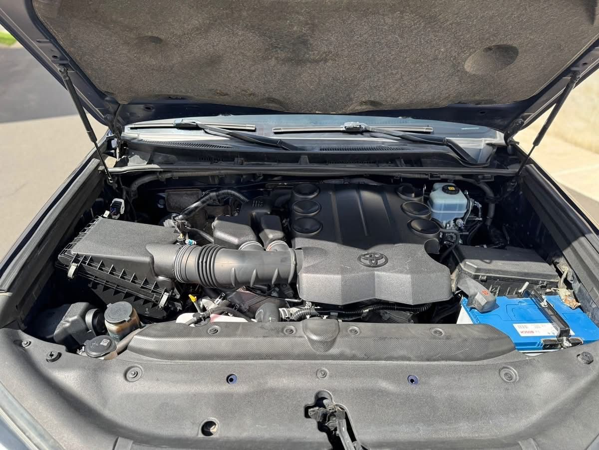 TOYOTA 4 RUNNER - 2019                                        