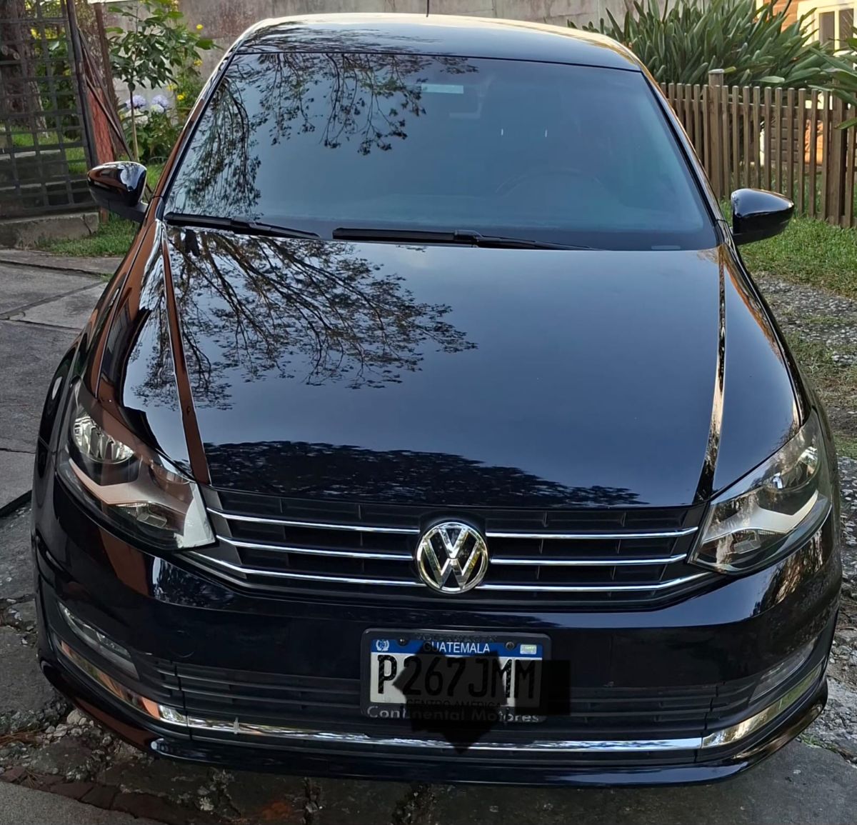 VOLKSWAGEN POLO - 2018                                        