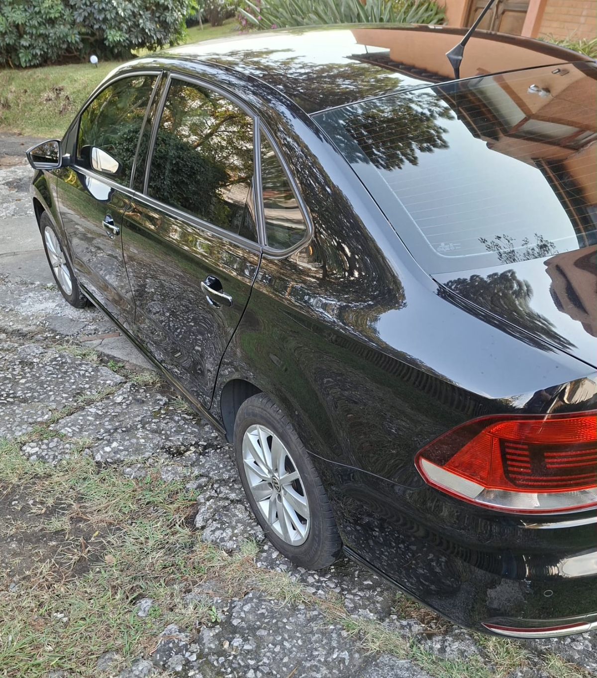 VOLKSWAGEN POLO - 2018                                        