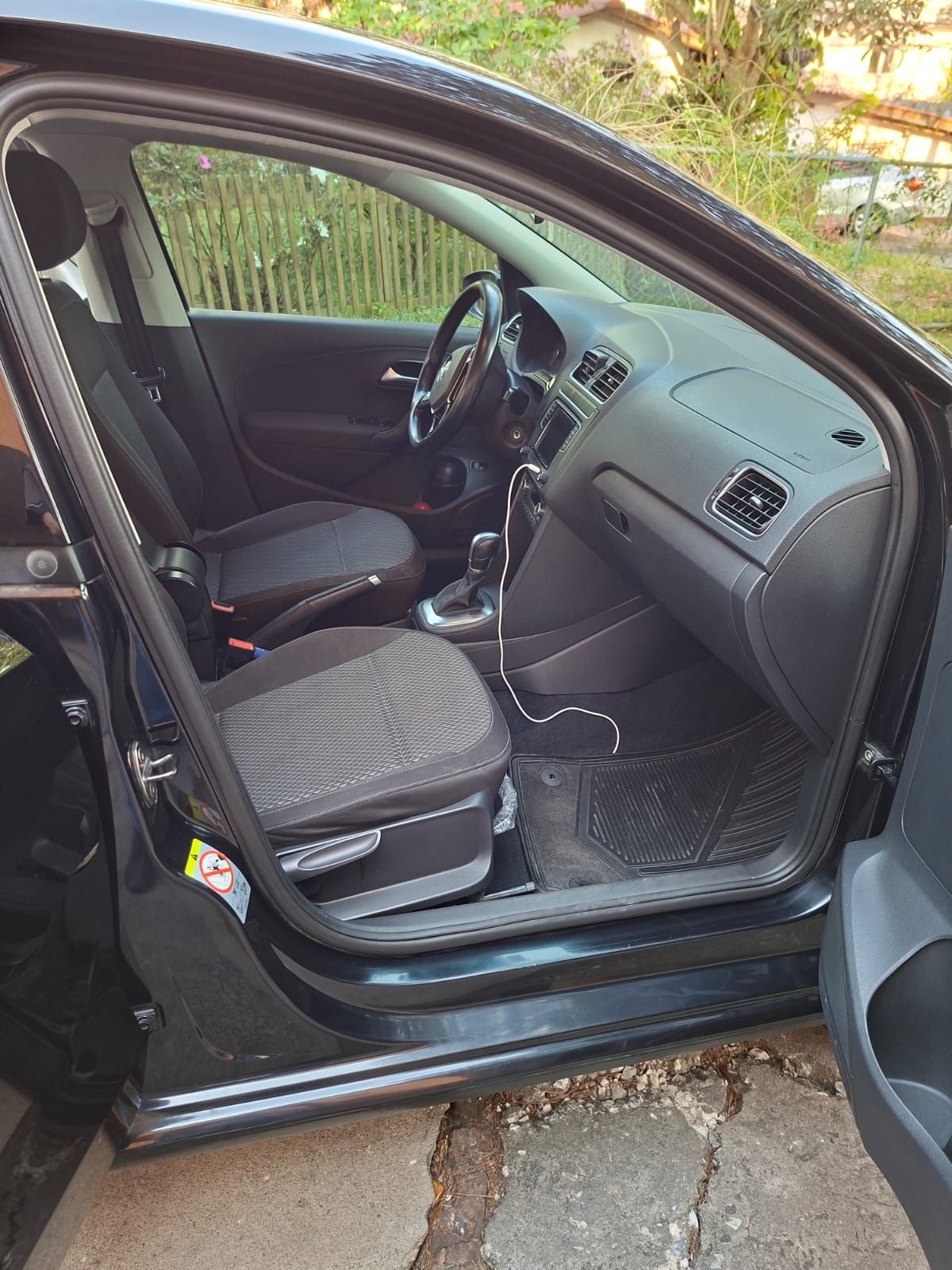 VOLKSWAGEN POLO - 2018                                        