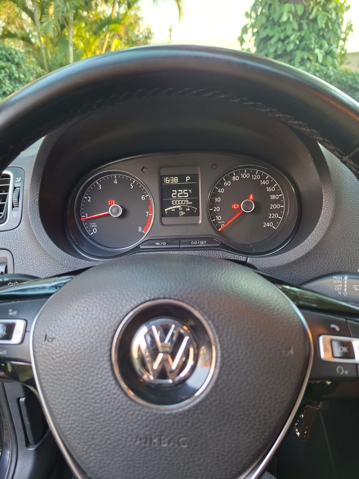 VOLKSWAGEN POLO - 2018                                        