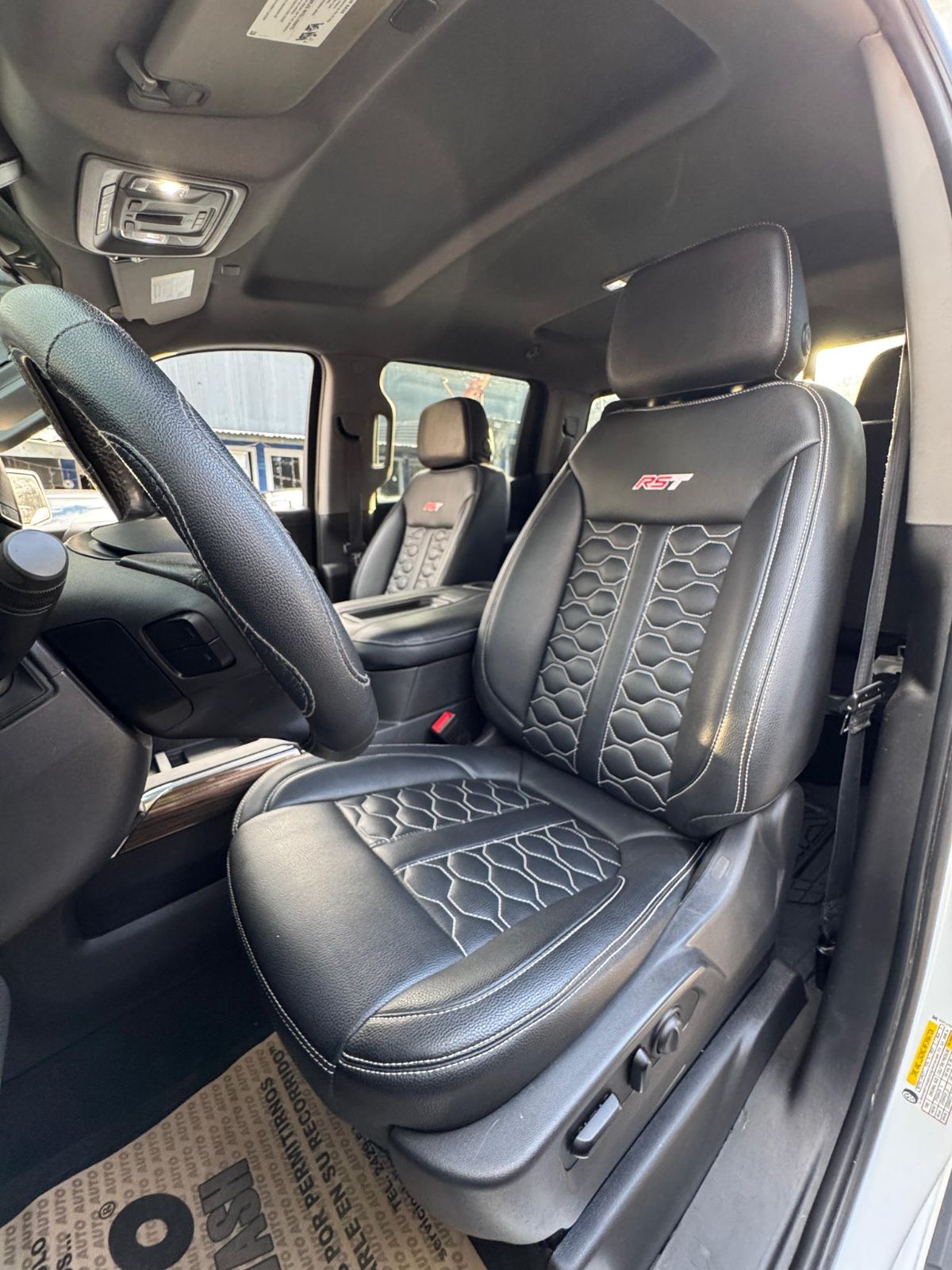 CHEVROLET SILVERADO - 2021                                        