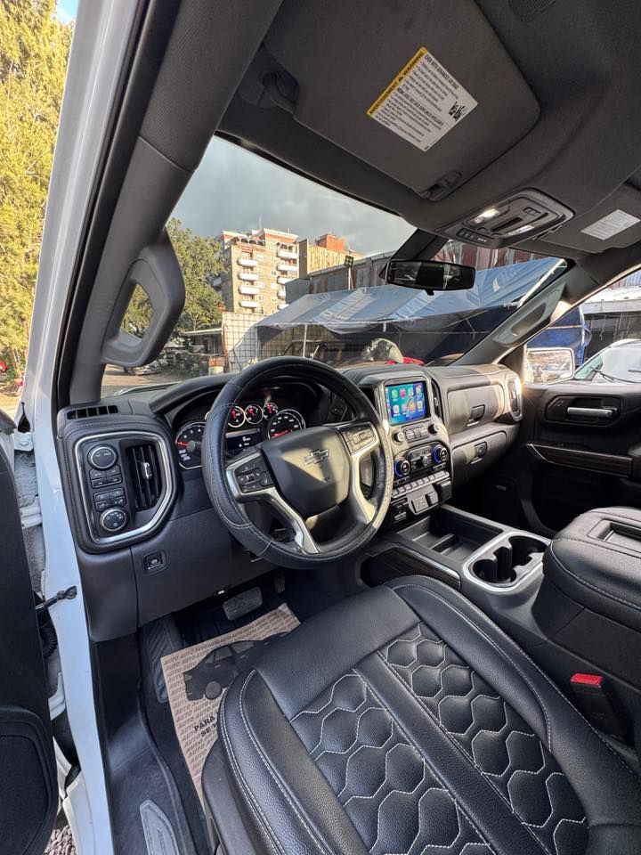 CHEVROLET SILVERADO - 2021                                        