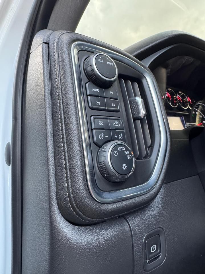 CHEVROLET SILVERADO - 2021                                        