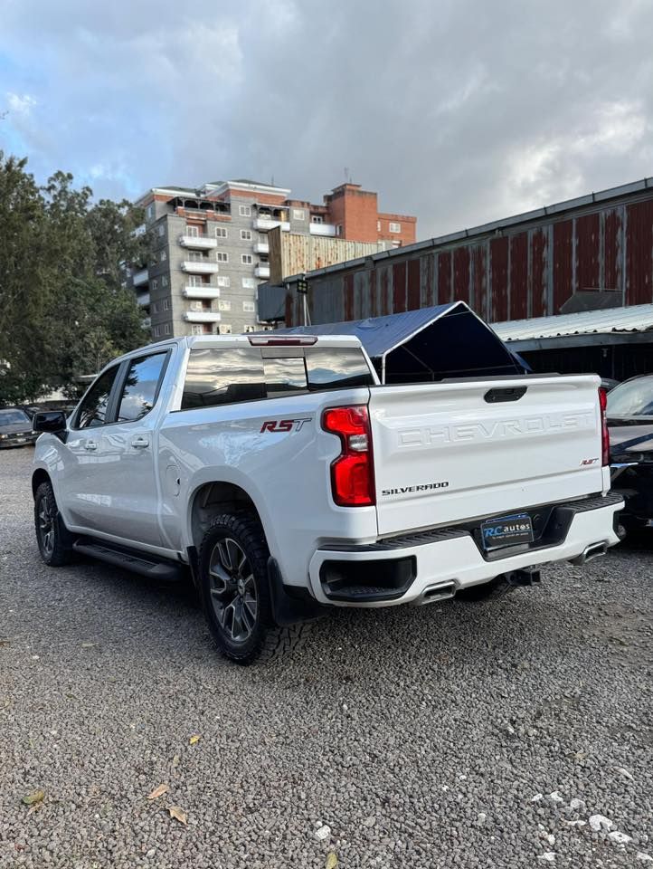 CHEVROLET SILVERADO - 2021                                        