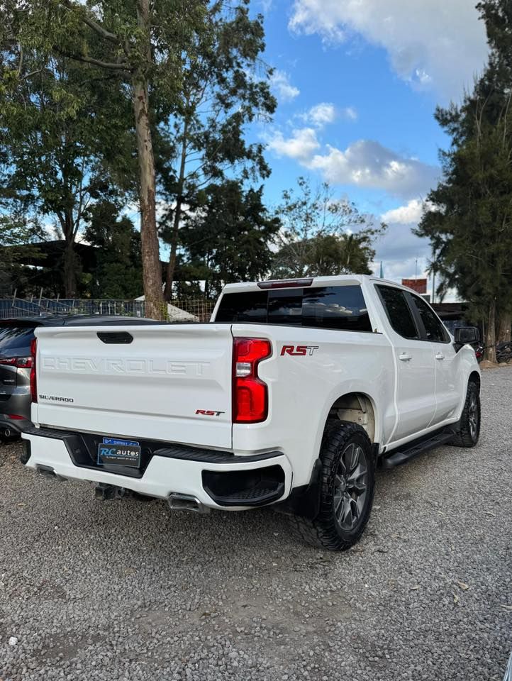 CHEVROLET SILVERADO - 2021                                        