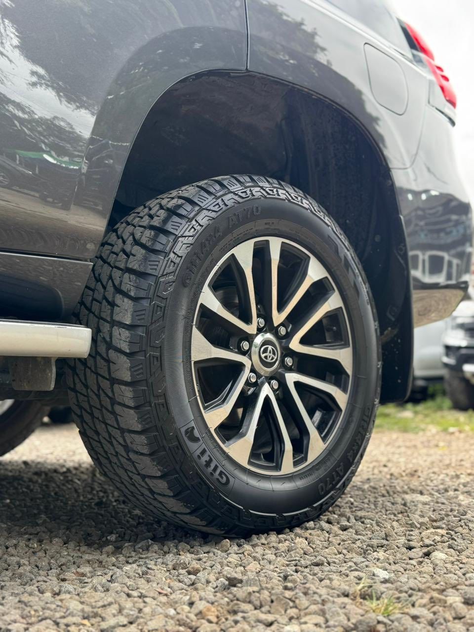 TOYOTA LAND CRUISER VX - 2018                                        