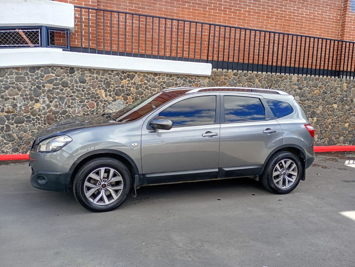 NISSAN QASHQAI - 2014                                        