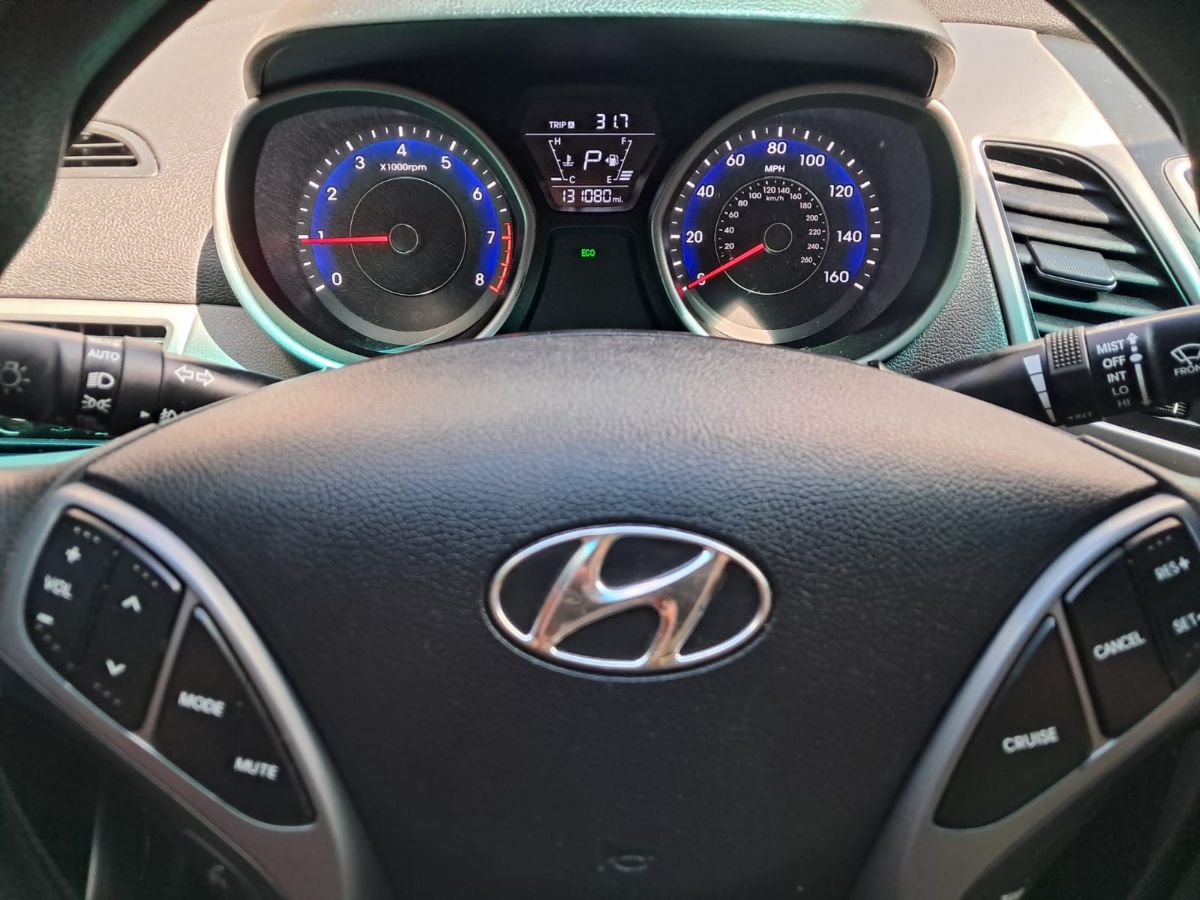 HYUNDAI ELANTRA - 2016                                        
