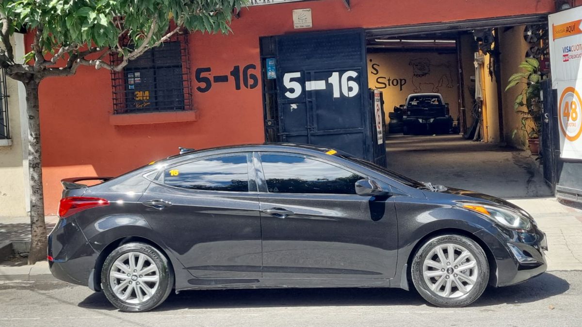 HYUNDAI ELANTRA - 2016                                        