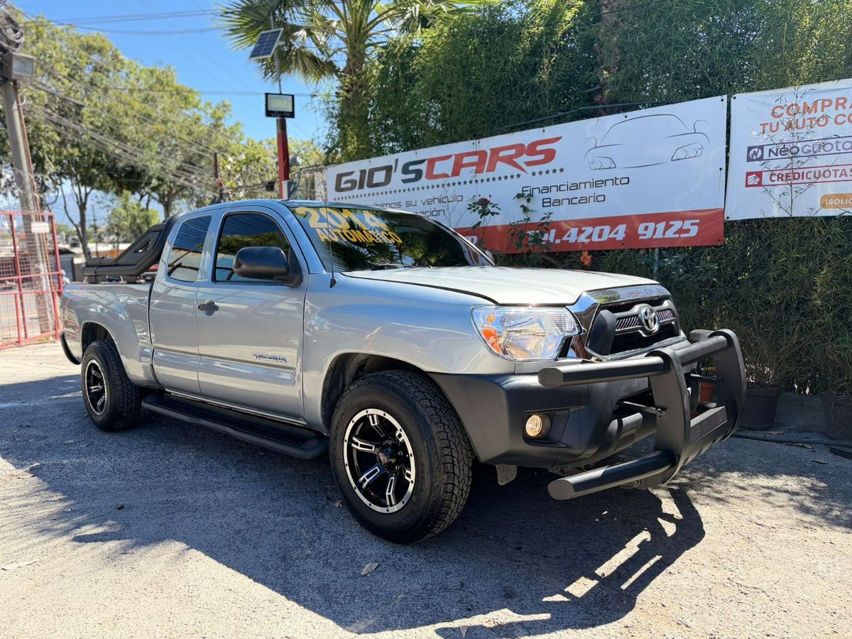 TOYOTA TACOMA - 2014                                        