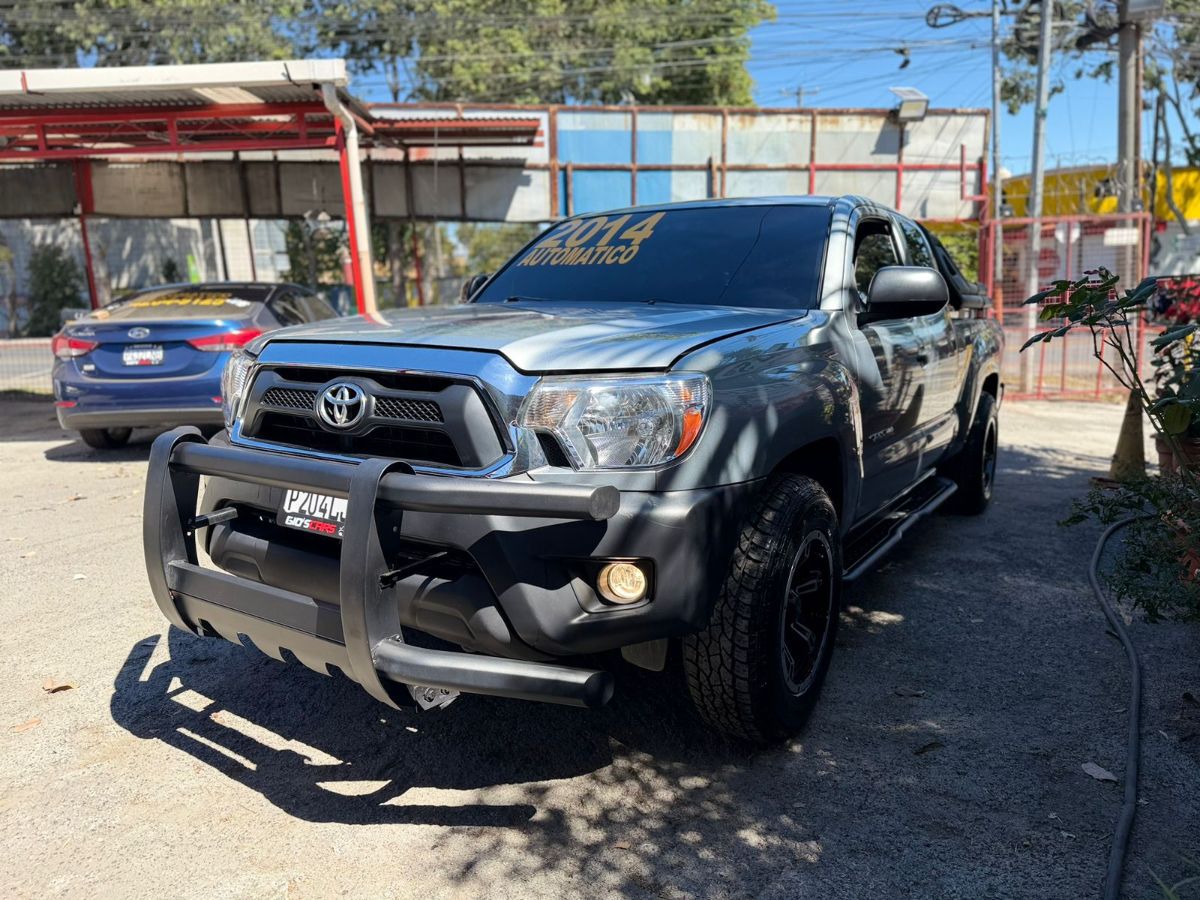 TOYOTA TACOMA - 2014                                        