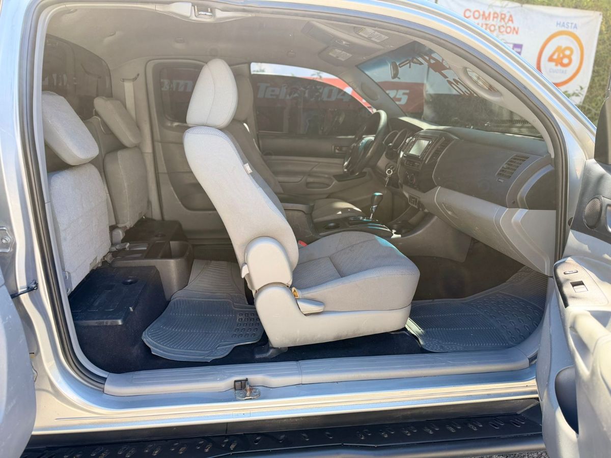 TOYOTA TACOMA - 2014                                        