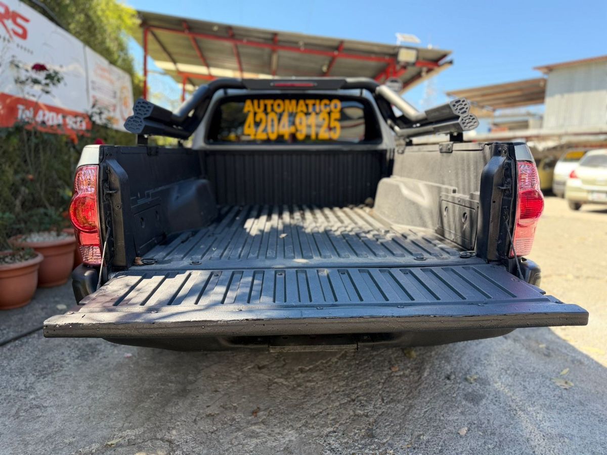 TOYOTA TACOMA - 2014                                        