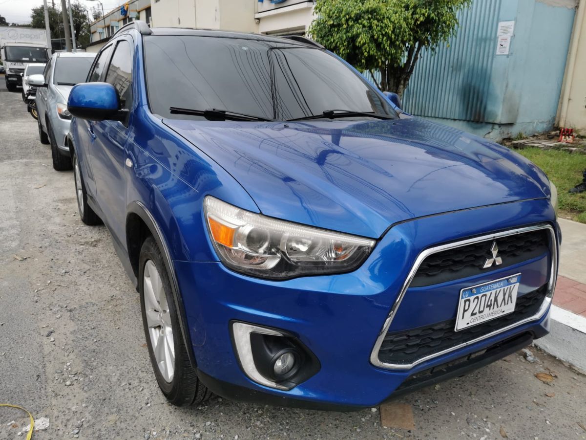 MITSUBISHI OUTLANDER SPORT - 2015                                        