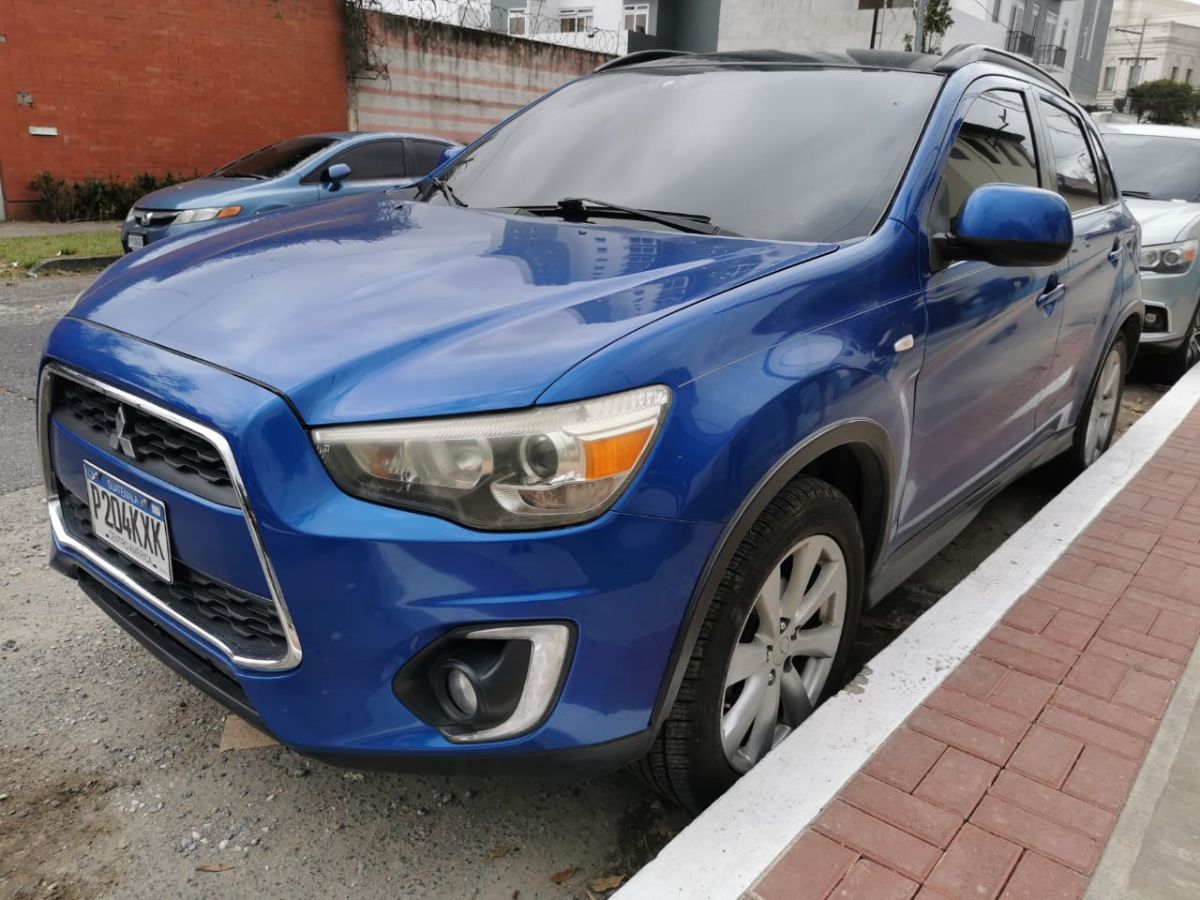 MITSUBISHI OUTLANDER SPORT - 2015                                        