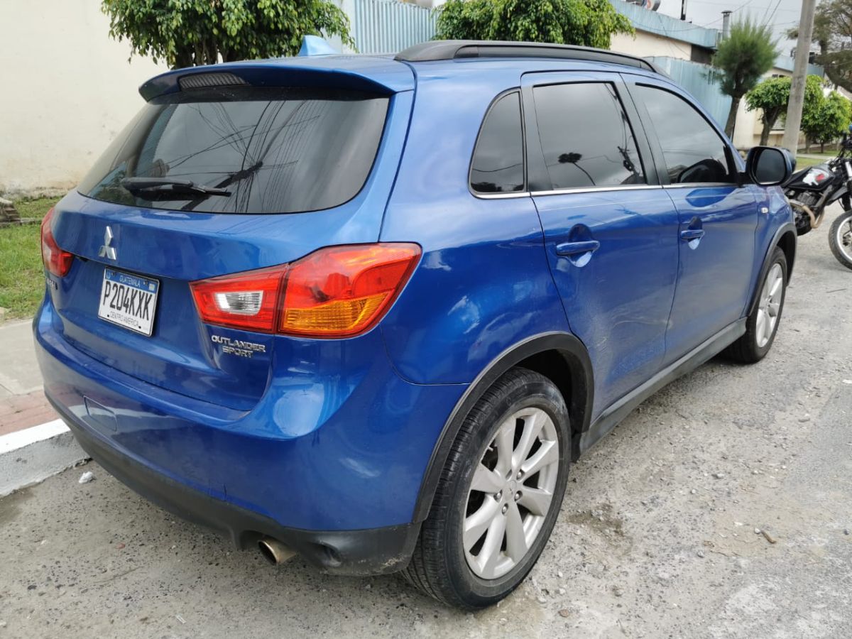 MITSUBISHI OUTLANDER SPORT - 2015                                        