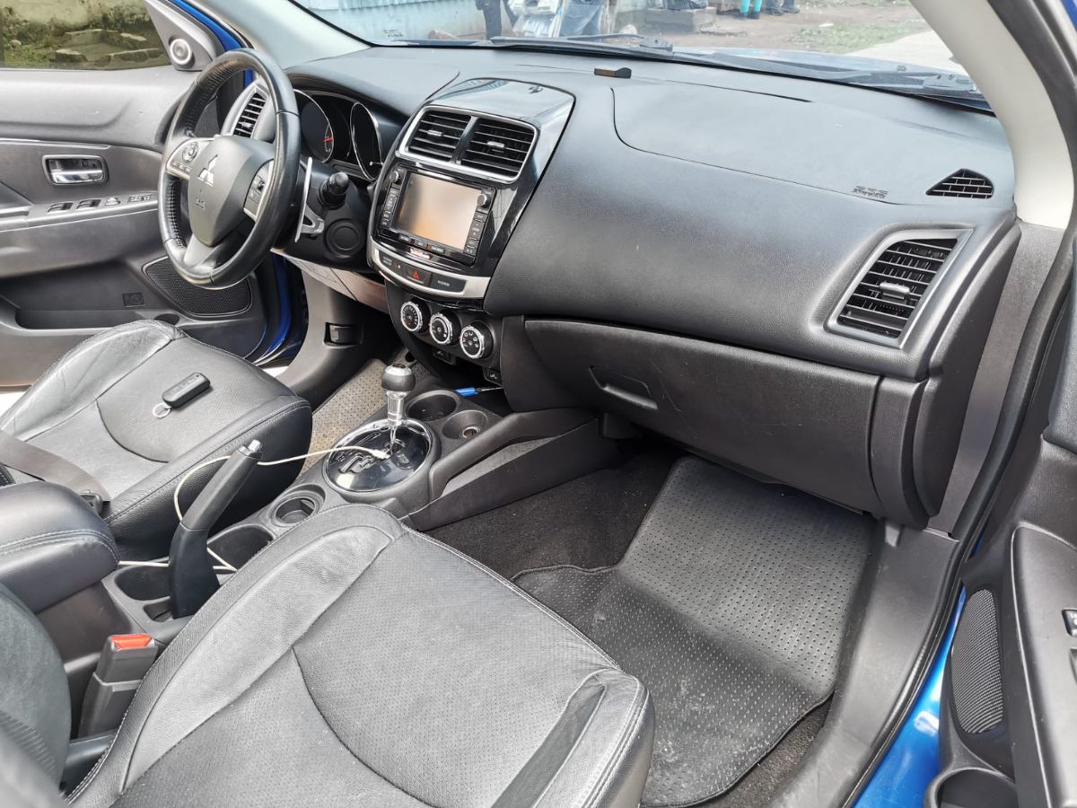 MITSUBISHI OUTLANDER SPORT - 2015                                        