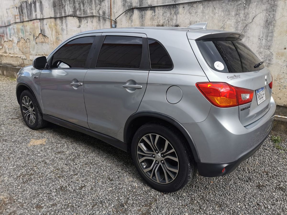 MITSUBISHI OUTLANDER SPORT - 2017                                        