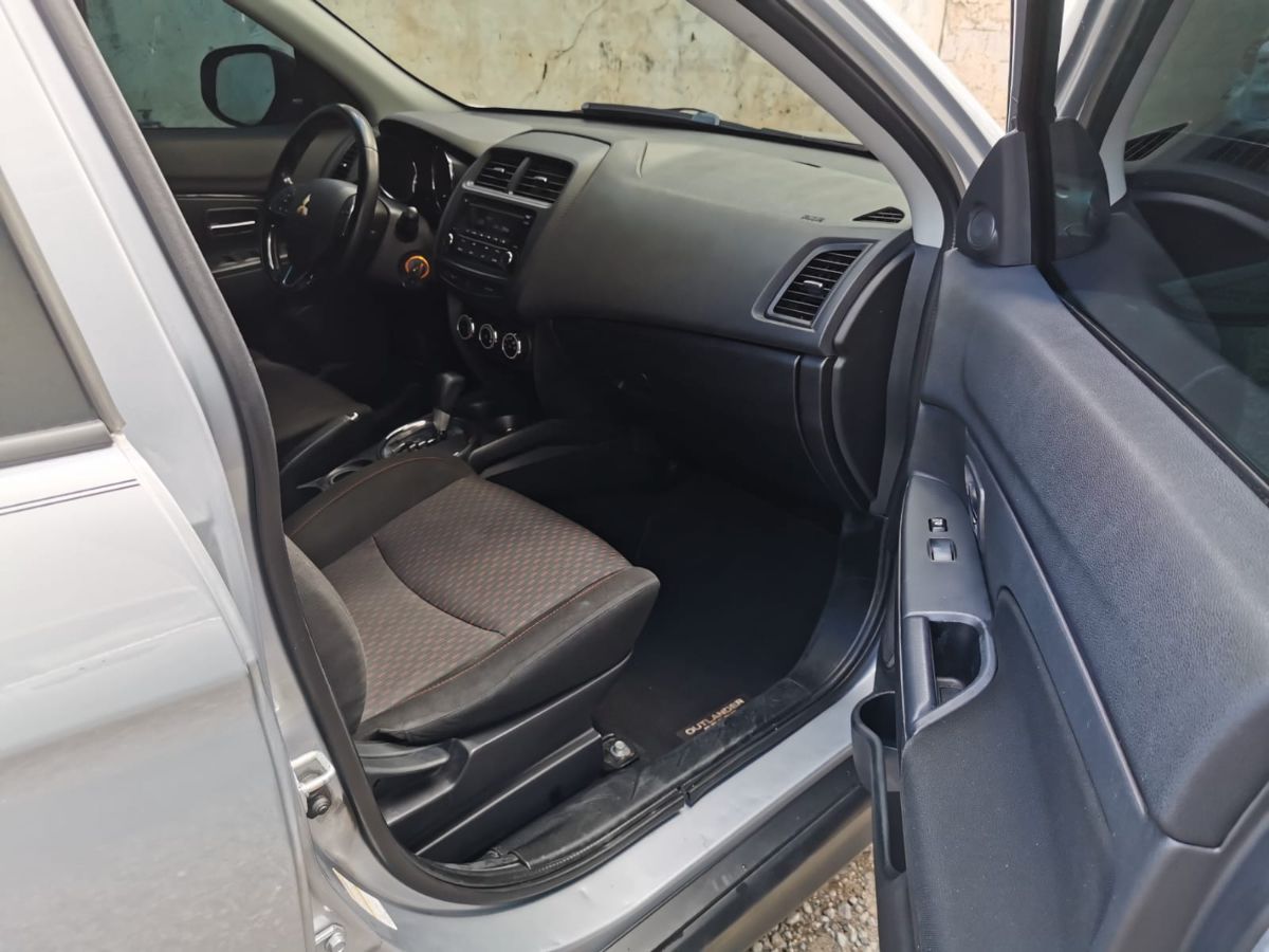 MITSUBISHI OUTLANDER SPORT - 2017                                        