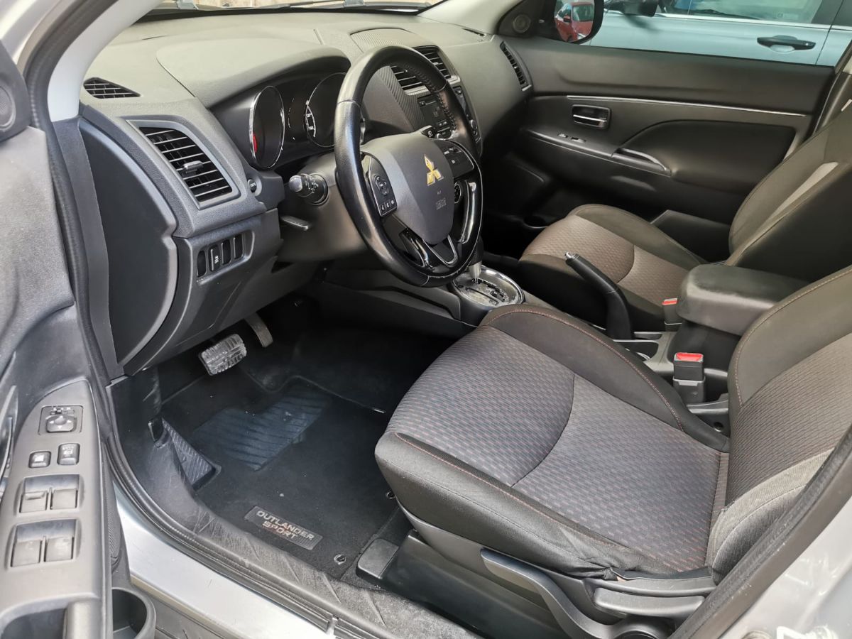 MITSUBISHI OUTLANDER SPORT - 2017                                        