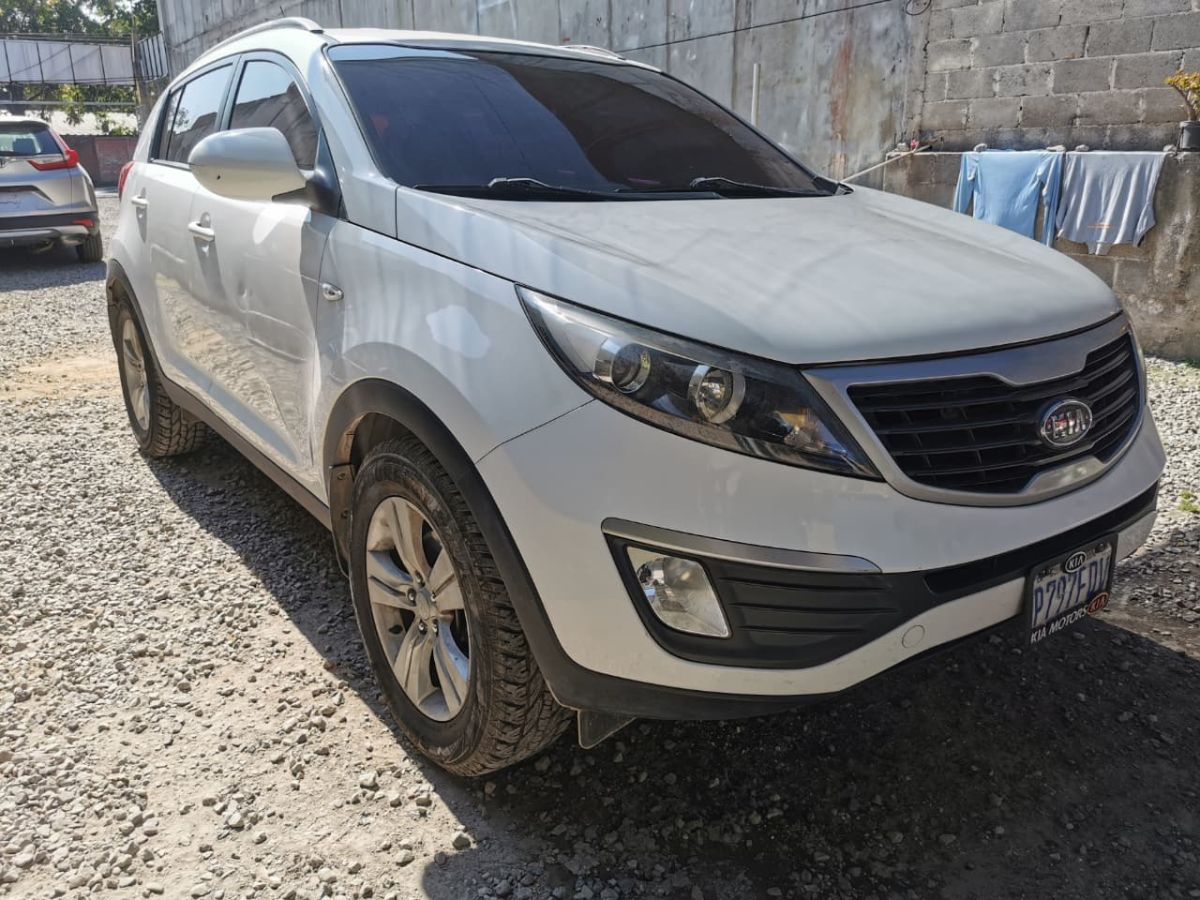KIA SPORTAGE - 2012                                        