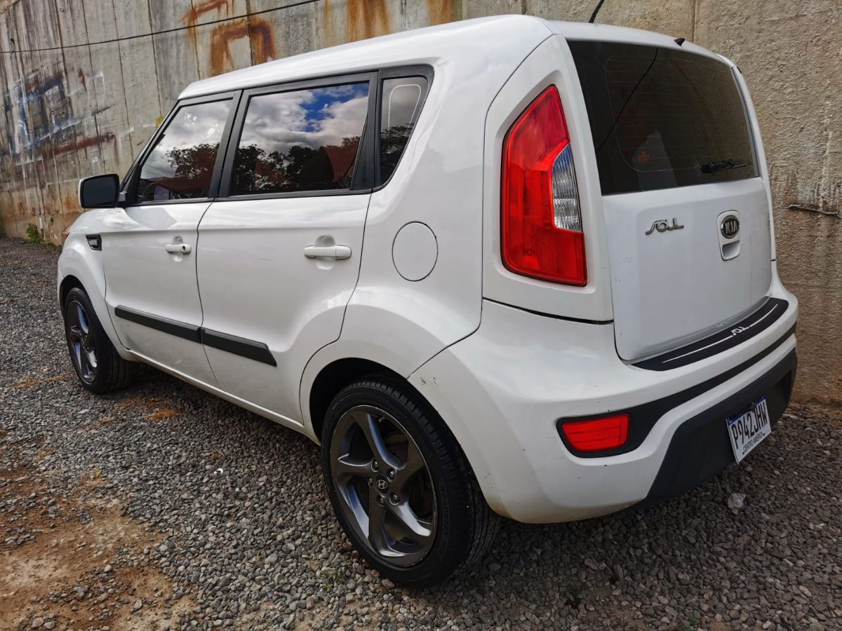 KIA SOUL  - 2012                                        