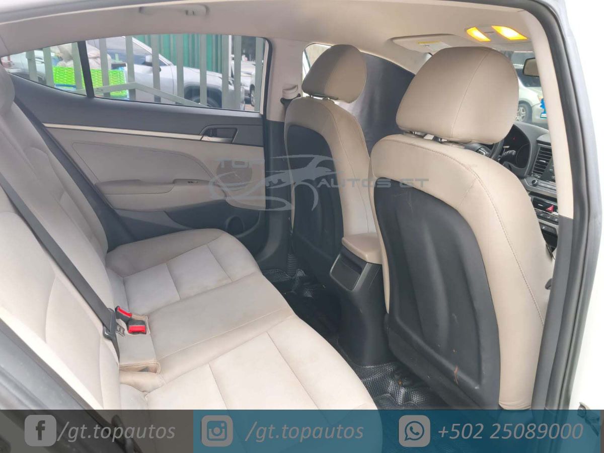 HYUNDAI ELANTRA - 2017                                        
