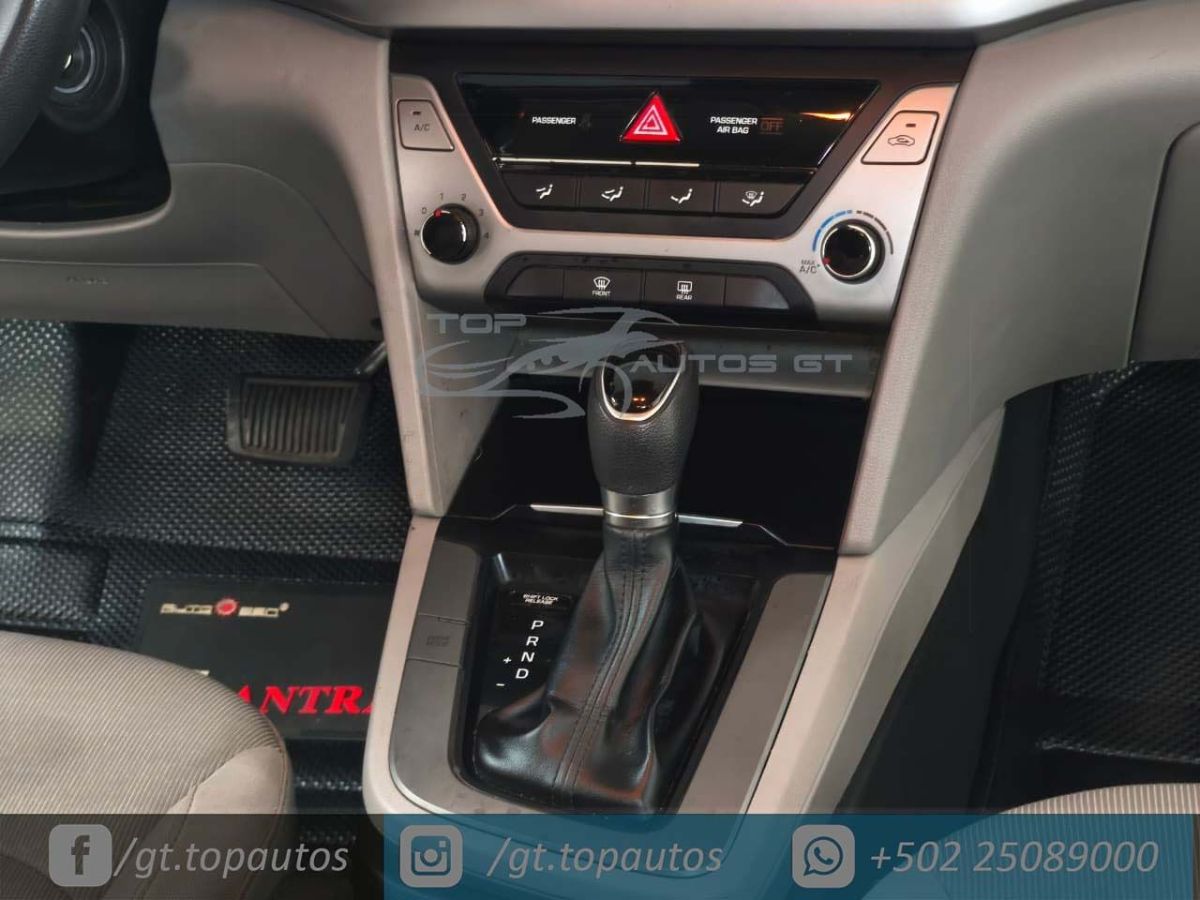 HYUNDAI ELANTRA - 2017                                        