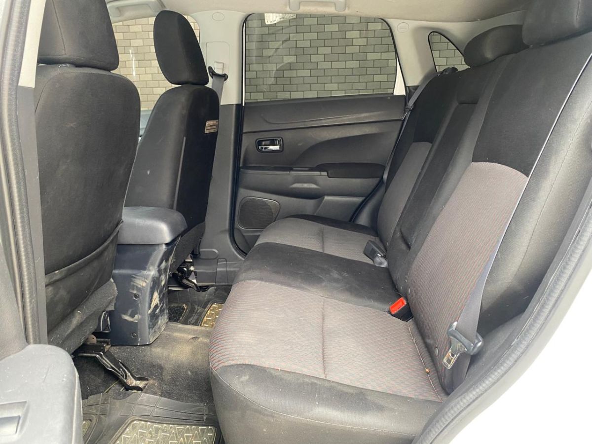 MITSUBISHI OUTLANDER SPORT - 2017                                        