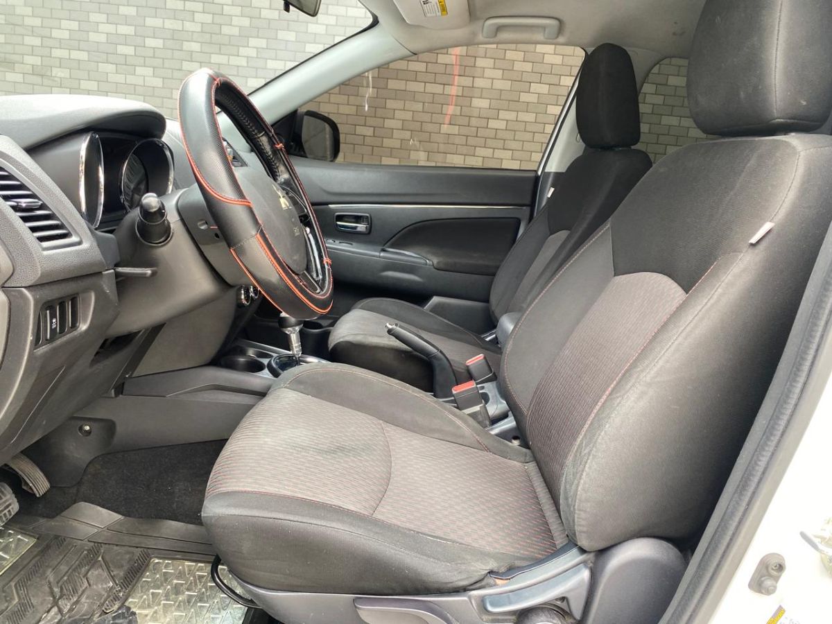 MITSUBISHI OUTLANDER SPORT - 2017                                        