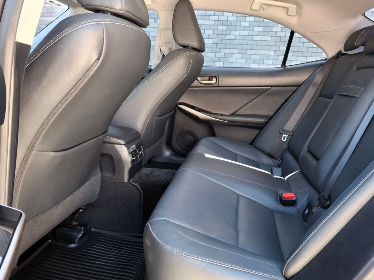 MITSUBISHI LANCER - 2020                                        