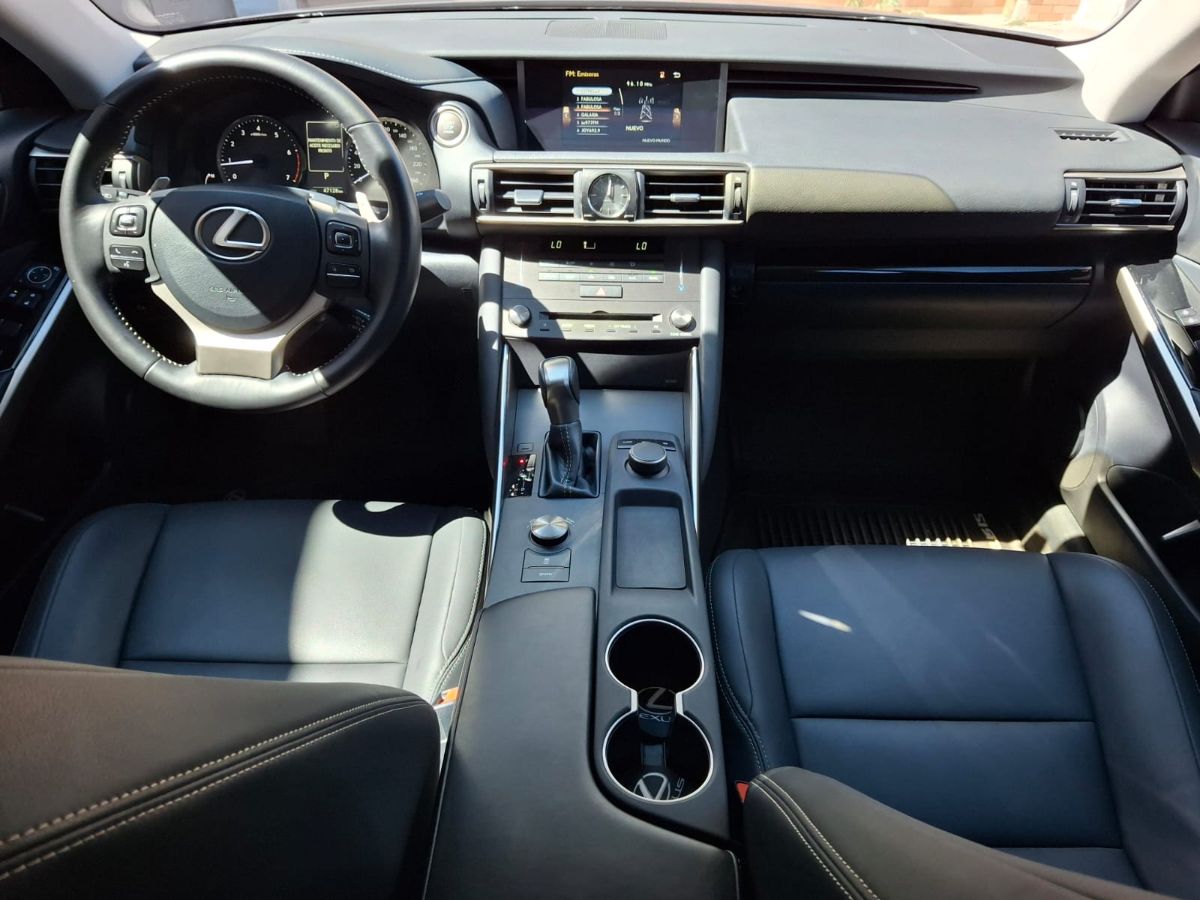 MITSUBISHI LANCER - 2020                                        