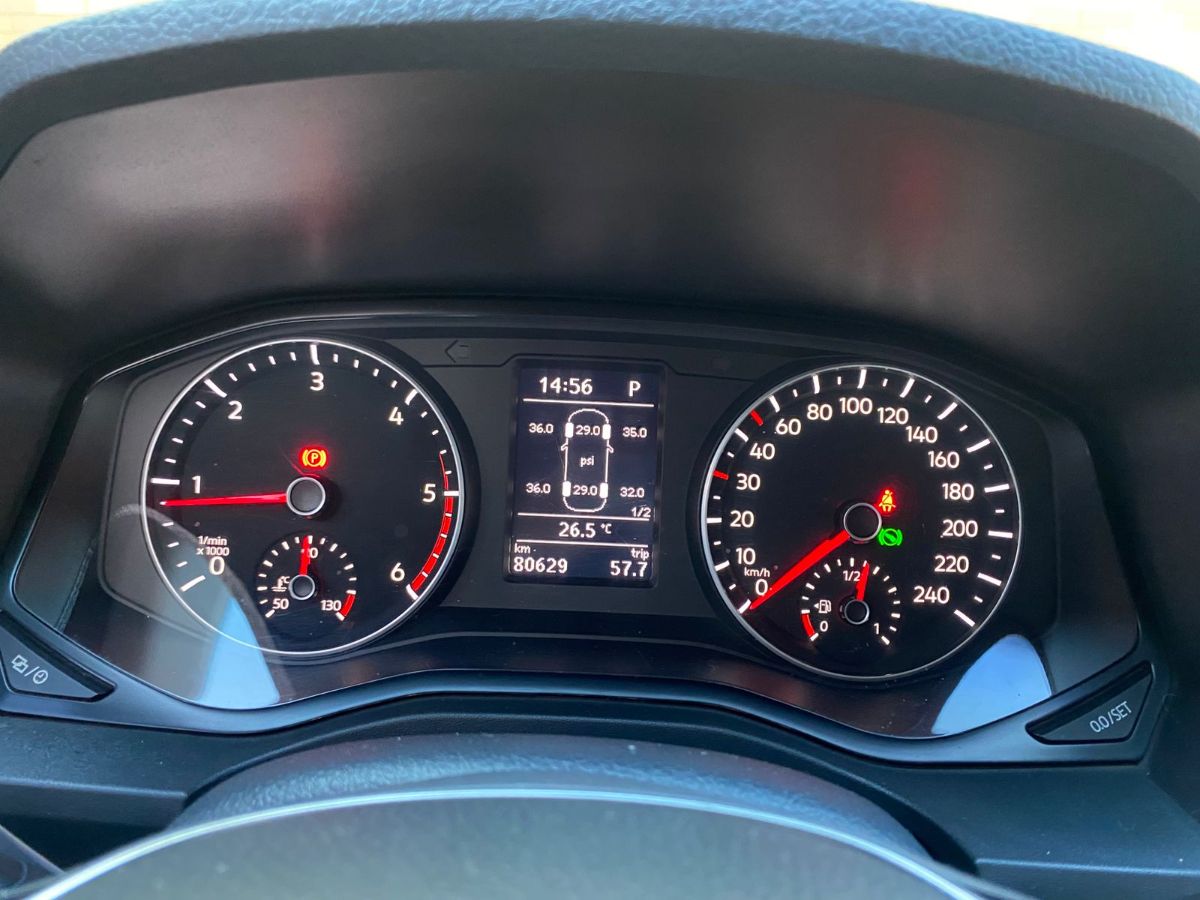 VOLKSWAGEN  AMAROK - 2021                                        