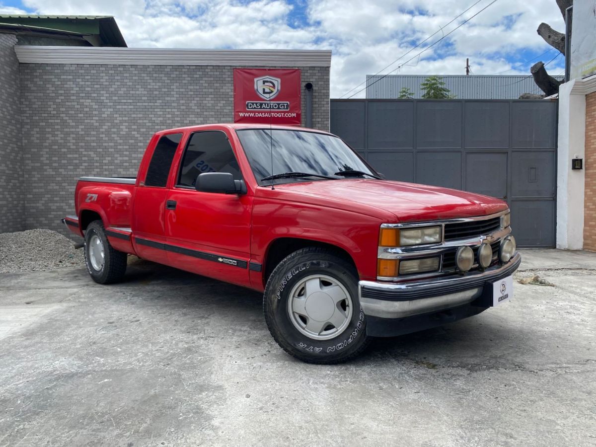 CHEVROLET TRUCK - 1996                                        
