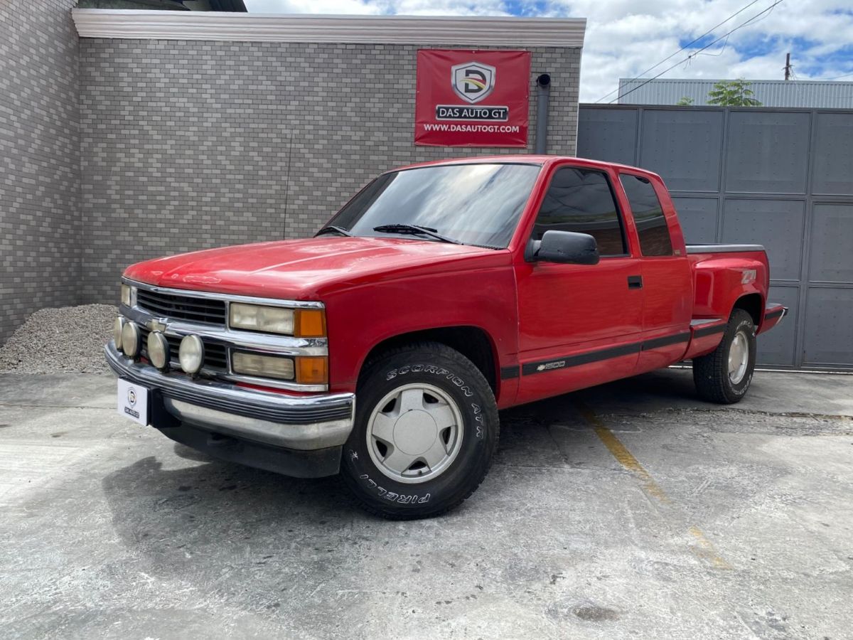 CHEVROLET TRUCK - 1996                                        