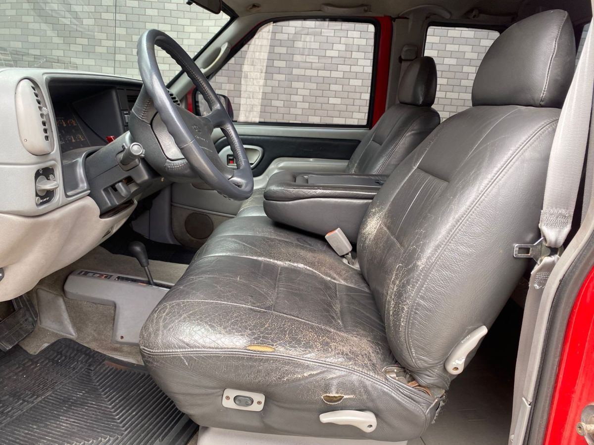 CHEVROLET TRUCK - 1996                                        