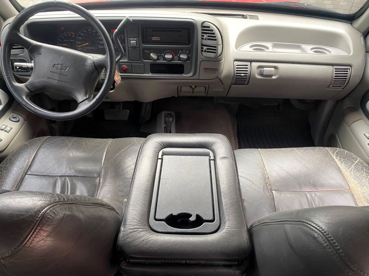 CHEVROLET TRUCK - 1996                                        