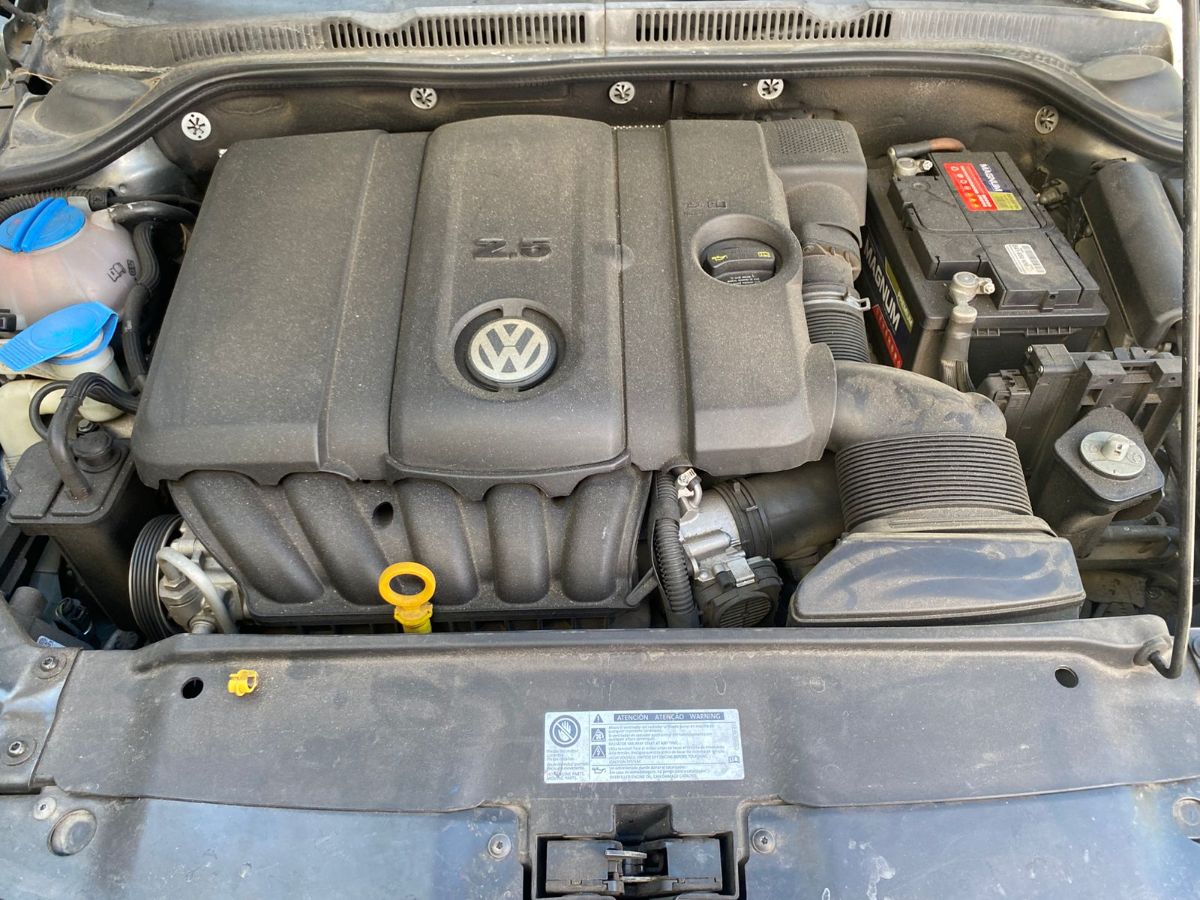 VOLKSWAGEN JETTA - 2018                                        