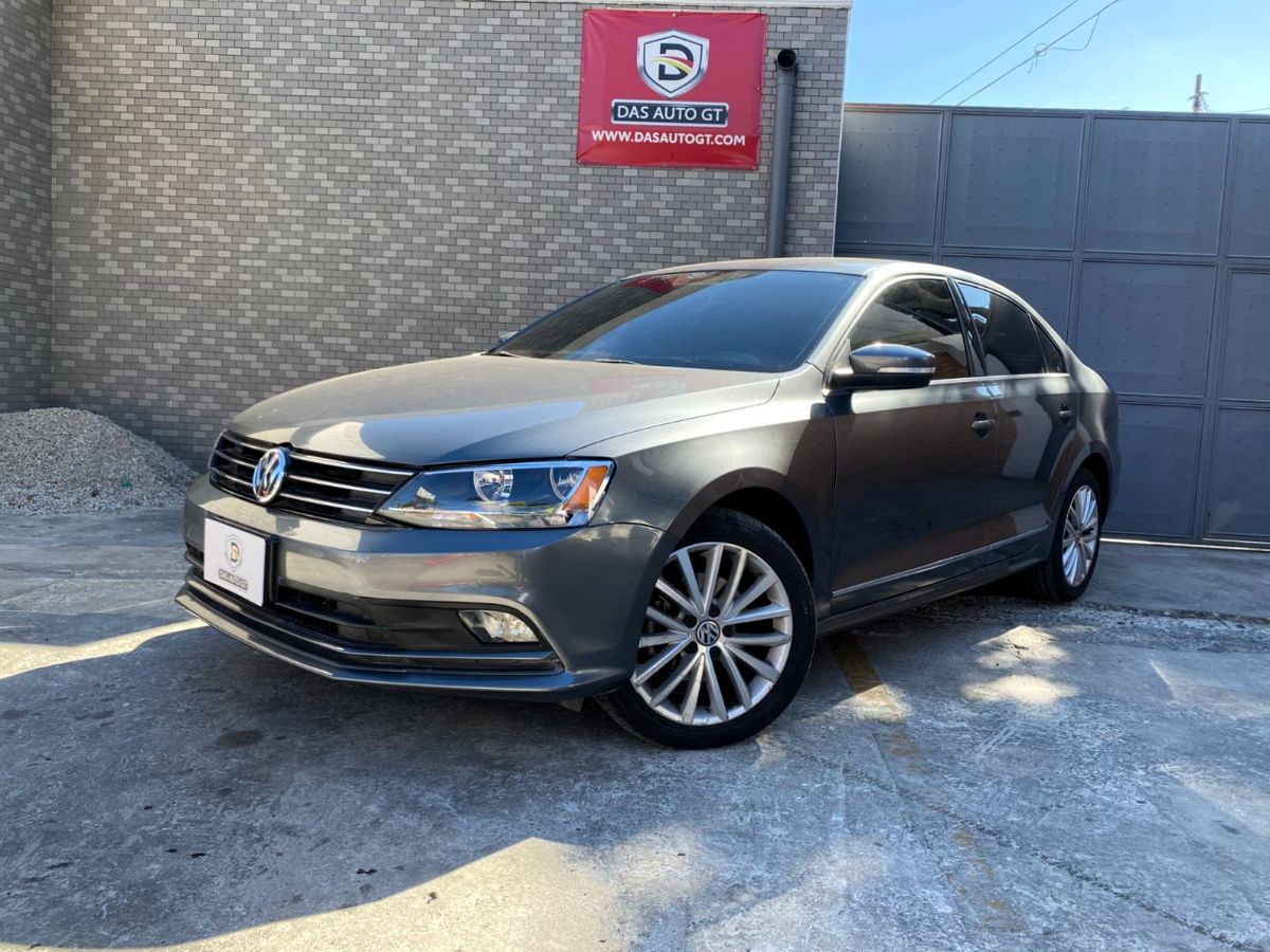 VOLKSWAGEN JETTA - 2018                                        