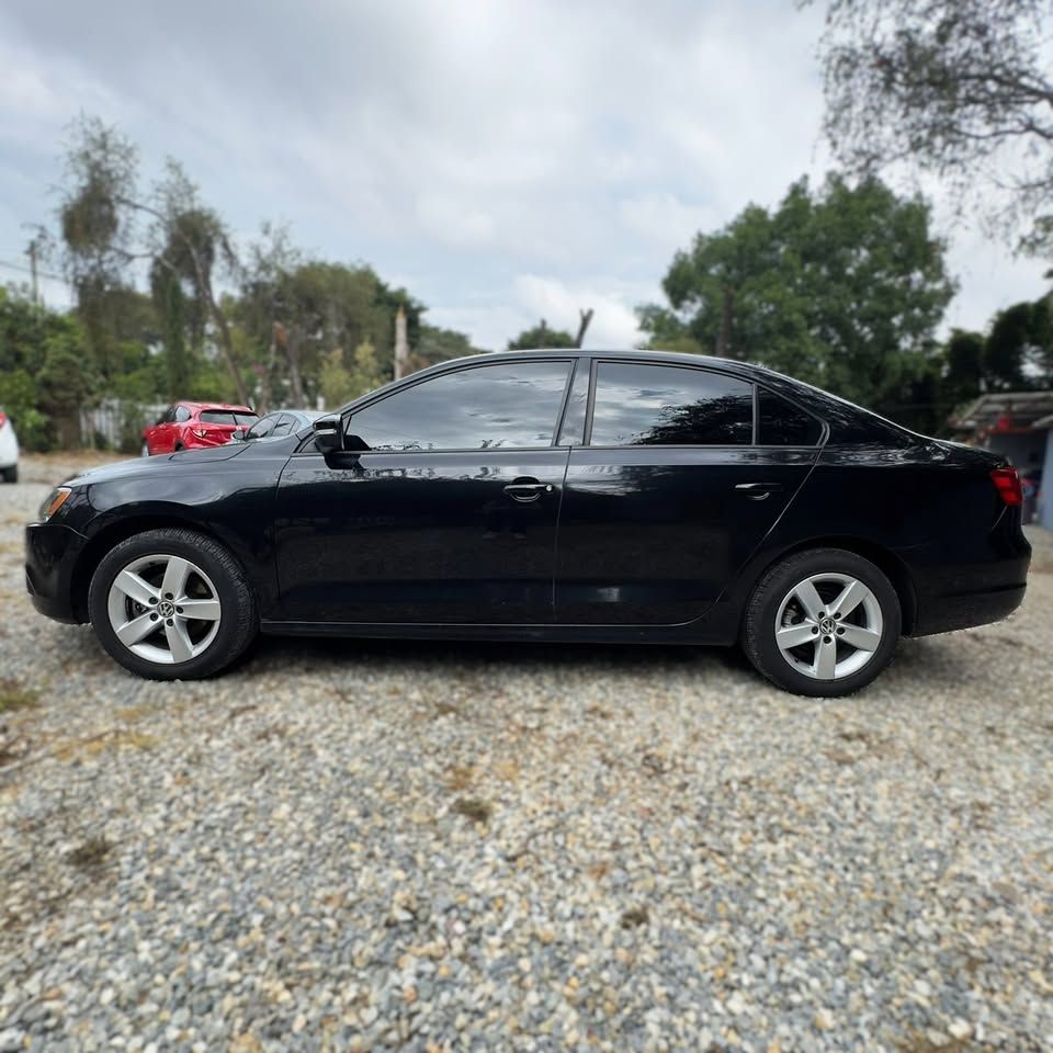 VOLKSWAGEN JETTA - 2014                                        