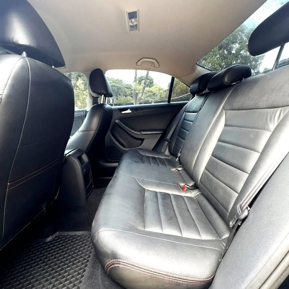 VOLKSWAGEN JETTA - 2014                                        