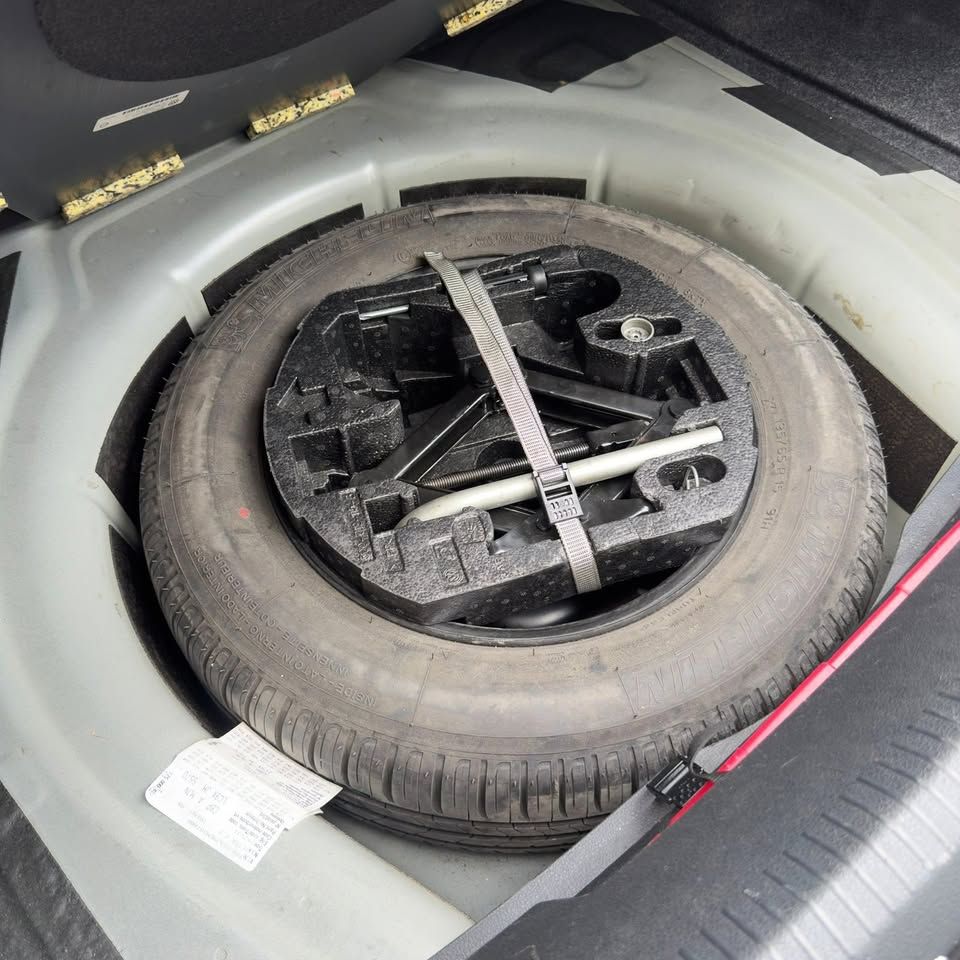 VOLKSWAGEN JETTA - 2014                                        