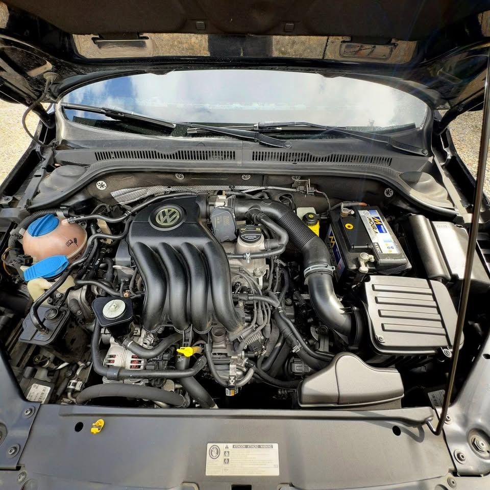 VOLKSWAGEN JETTA - 2014                                        