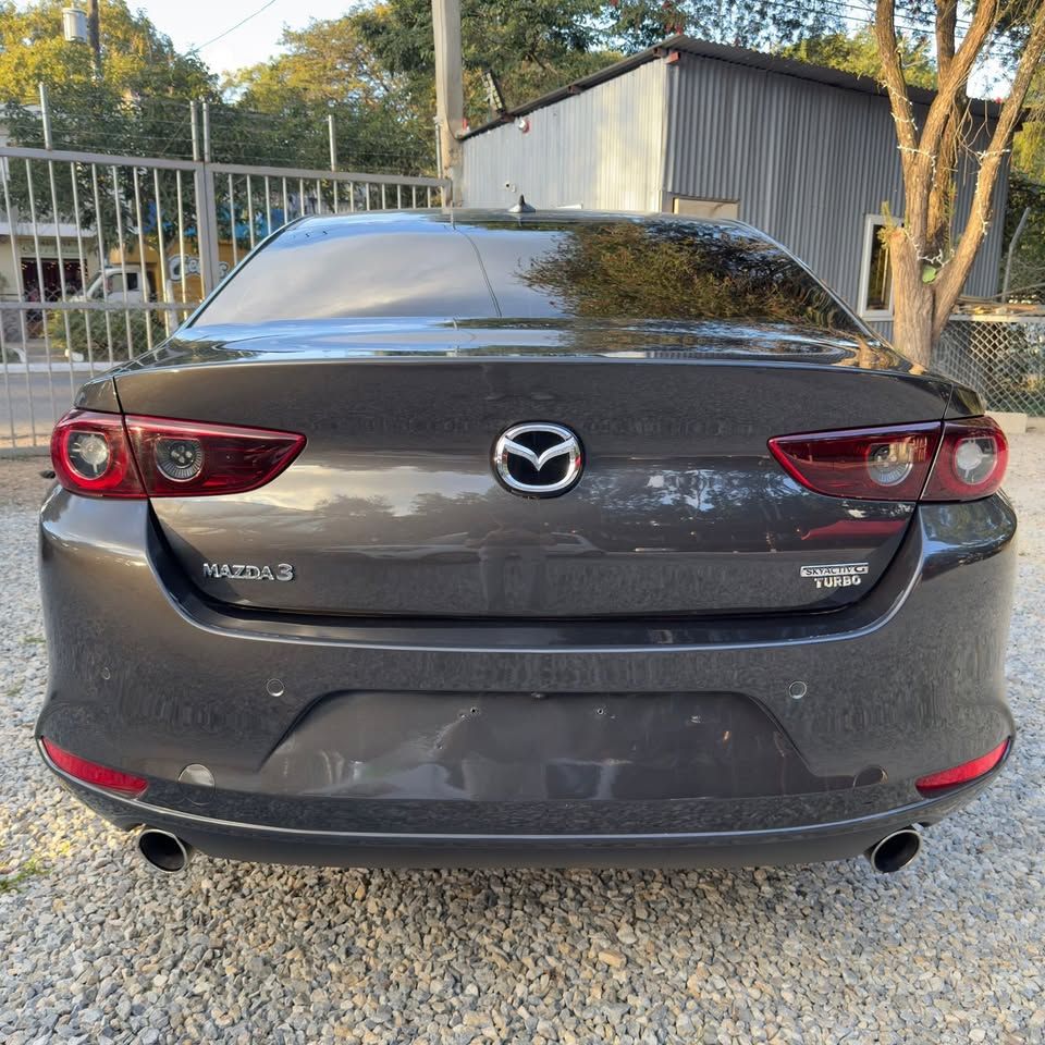 MAZDA 3 - 2022                                        