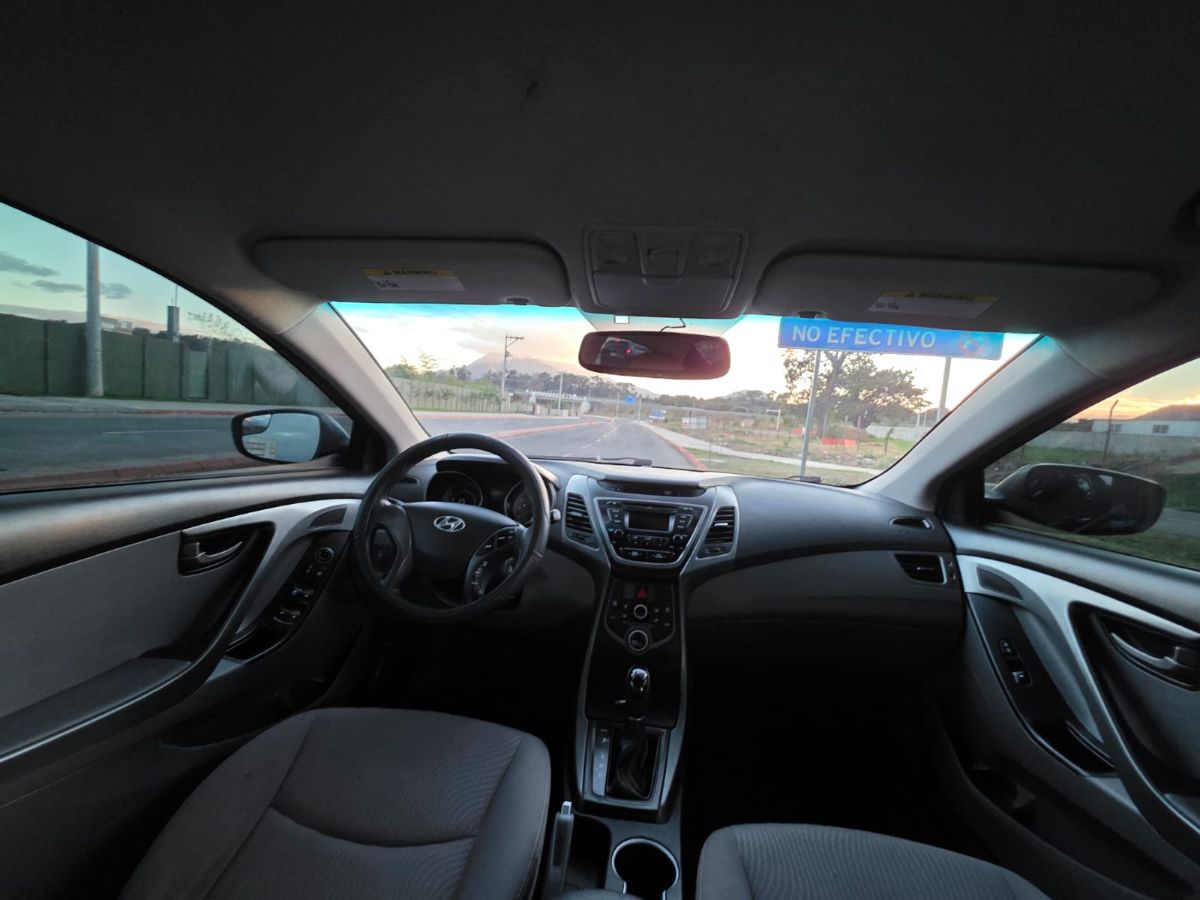 HYUNDAI ELANTRA - 2014                                        