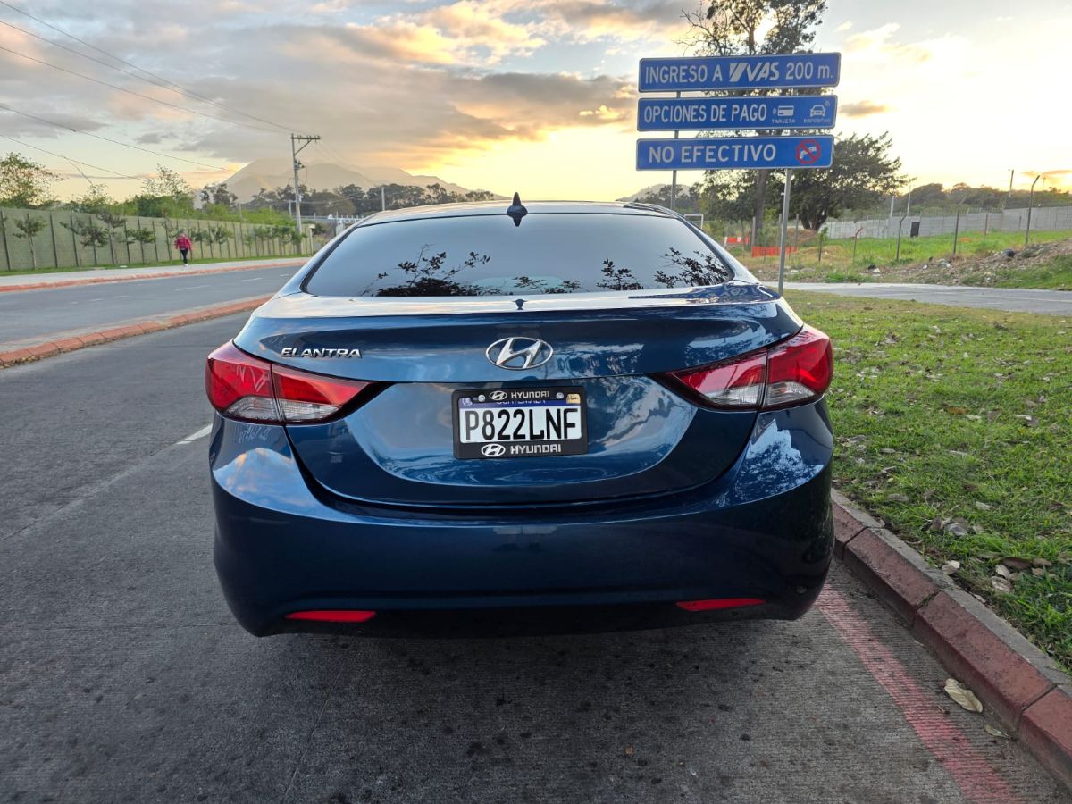 HYUNDAI ELANTRA - 2014                                        