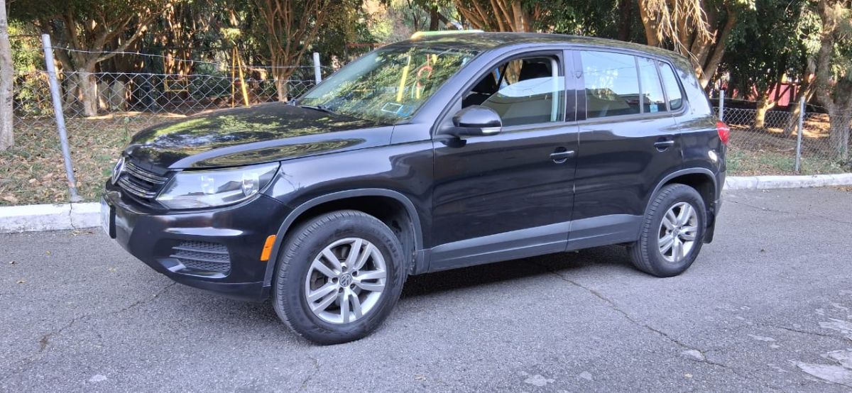 VOLKSWAGEN TIGUAN - 2013                                        